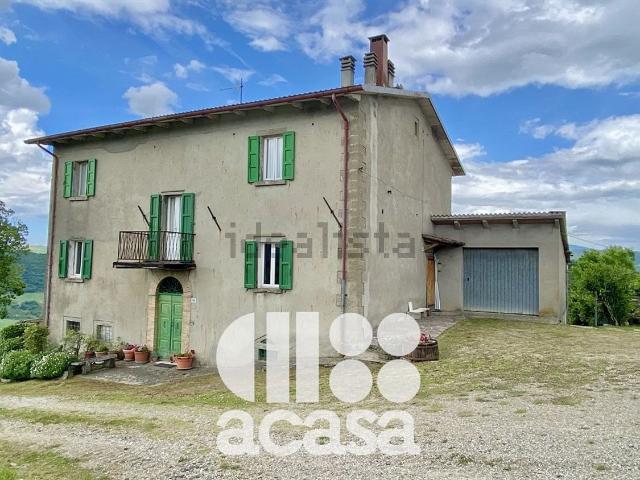 Rustici e casali in vendita di 480 m²