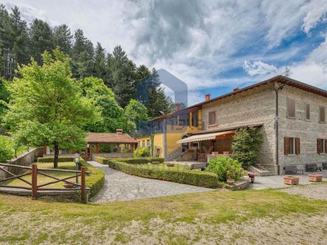Rustici e casali in vendita di 480 m²