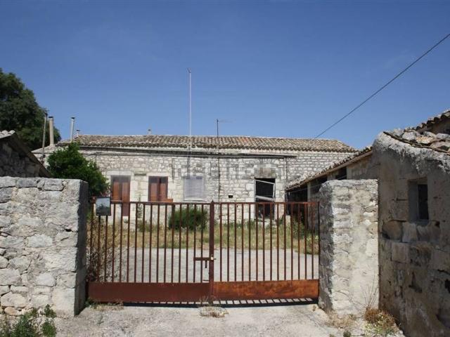 Rustici e casali in vendita di 480 m²