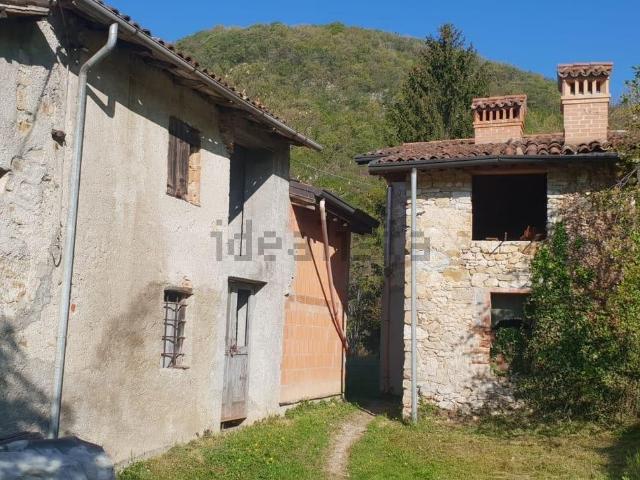 Rustici e casali in vendita di 480 m²