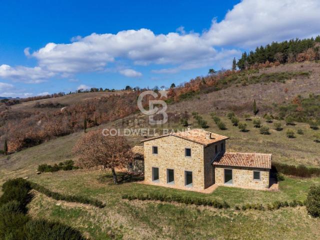 Rustici e casali in vendita di 480 m² in Strada Senza Nome