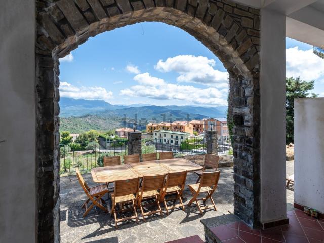 Rustici e casali in vendita di 480 m² in Via Ripetta, 28