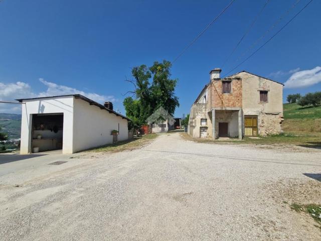 Rustici e casali in vendita di 490 m² in Contrada Mulano, 1