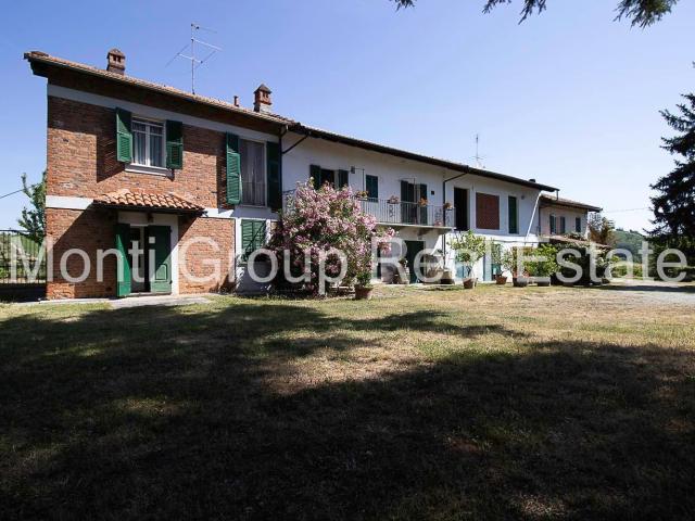 Rustici e casali in vendita di 492 m²