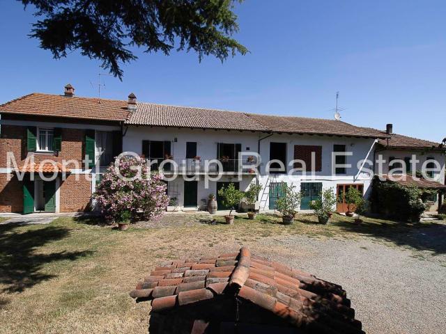 Rustici e casali in vendita di 492 m²