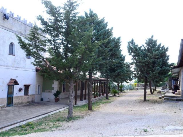 Rustici e casali in vendita di 493 m²