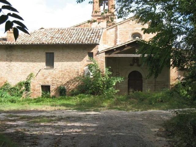 Rustici e casali in vendita di 500 m²
