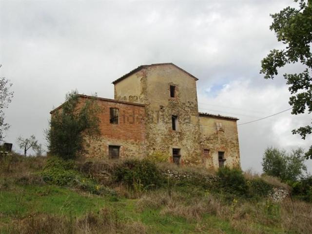 Rustici e casali in vendita di 500 m²