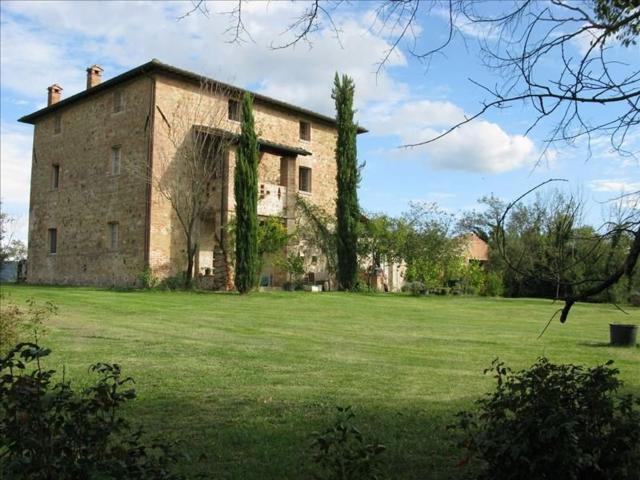 Rustici e casali in vendita di 500 m²