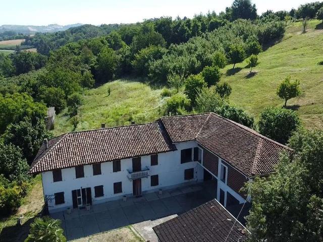 Rustici e casali in vendita di 500 m²