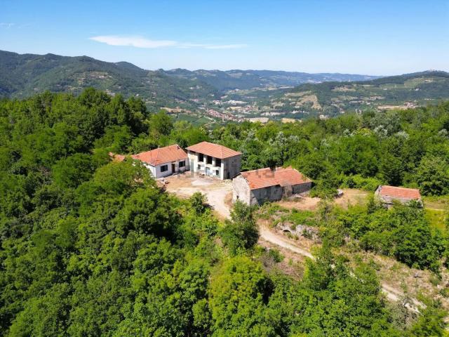 Rustici e casali in vendita di 500 m²