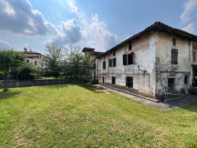 Rustici e casali in vendita di 500 m²
