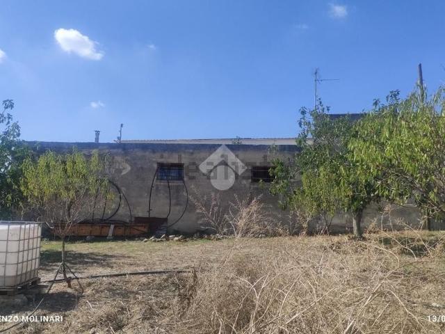 Rustici e casali in vendita di 500 m²