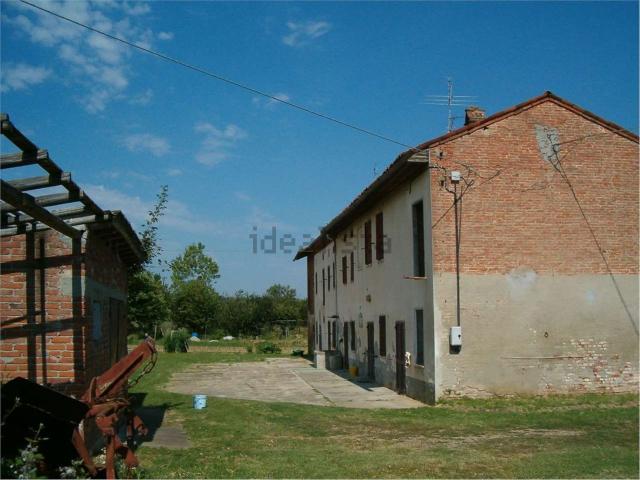 Rustici e casali in vendita di 500 m²