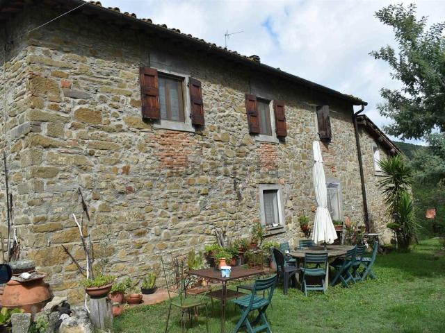 Rustici e casali in vendita di 500 m²