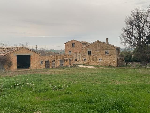 Rustici e casali in vendita di 500 m² in Contrada Bibiano, 19
