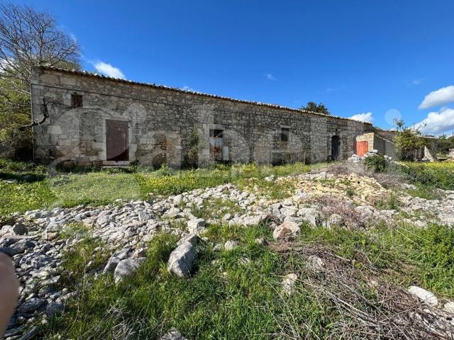 Rustici e casali in vendita di 500 m² in Contrada Marchesella