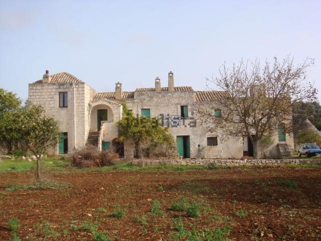 Rustici e casali in vendita di 500 m² in Contrada Sessana, 439