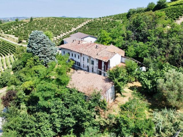 Rustici e casali in vendita di 500 m² in Frazione Valle San Giovanni, 46