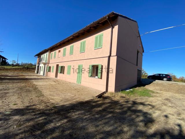 Rustici e casali in vendita di 500 m² in Località Castagnassa, 8