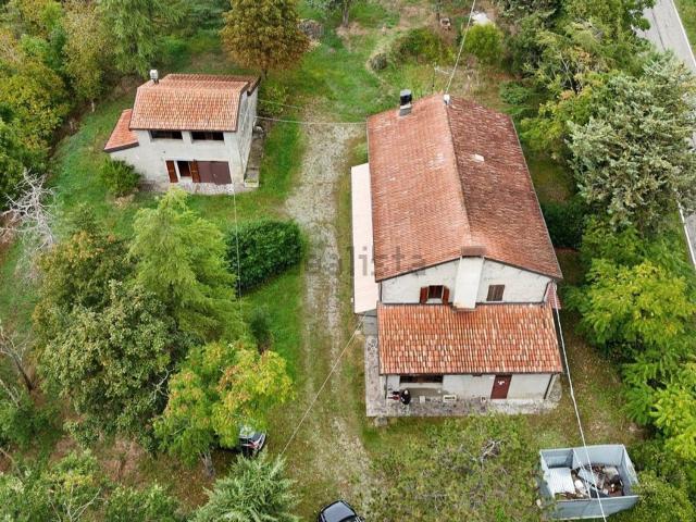 Rustici e casali in vendita di 500 m² in Località Monte Guidi, 23