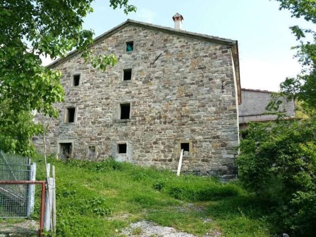 Rustici e casali in vendita di 500 m² in Strada Comunale di Rofelle