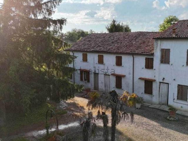 Rustici e casali in vendita di 500 m² in Strada Gambulaga, 9