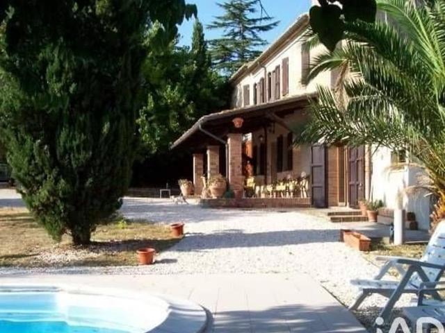Rustici e casali in vendita di 500 m² in Strada Provinciale di Morro