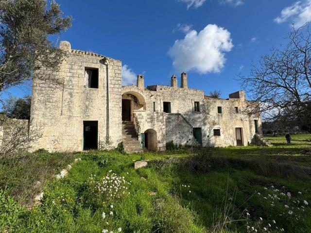 Rustici e casali in vendita di 500 m² in Strada Provinciale 16
