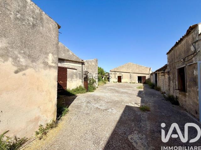 Rustici e casali in vendita di 500 m² in Strada Senza Nome