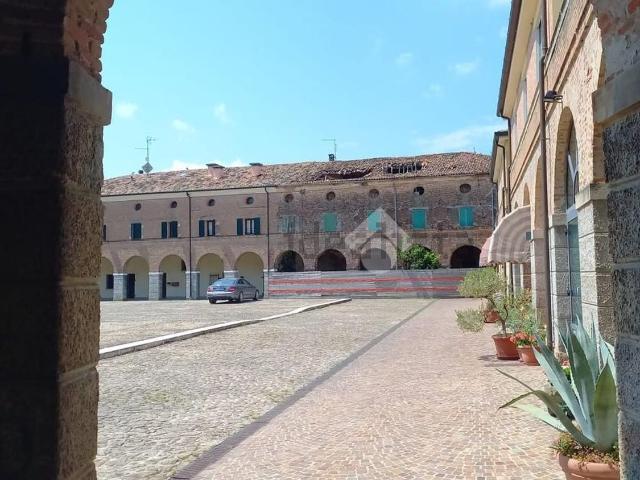 Rustici e casali in vendita di 500 m² in Piazza Bruno Santimaria