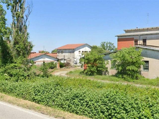 Rustici e casali in vendita di 500 m² in Via Muzza Corona, 193
