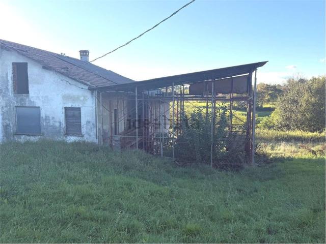 Rustici e casali in vendita di 500 m² in Via cascina canova