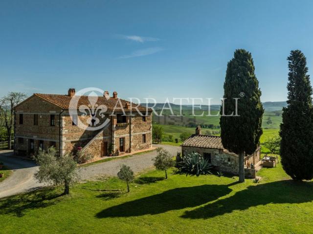 Rustici e casali in vendita di 500 m² in Via Cassia, 29