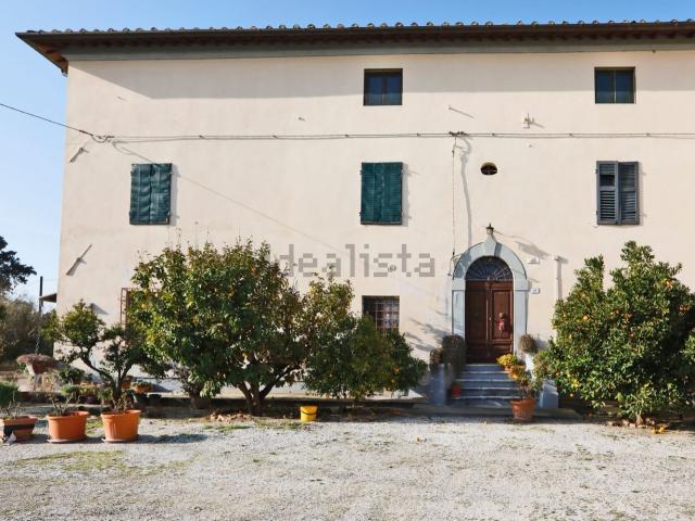 Rustici e casali in vendita di 500 m² in Via del Valico a Pisa