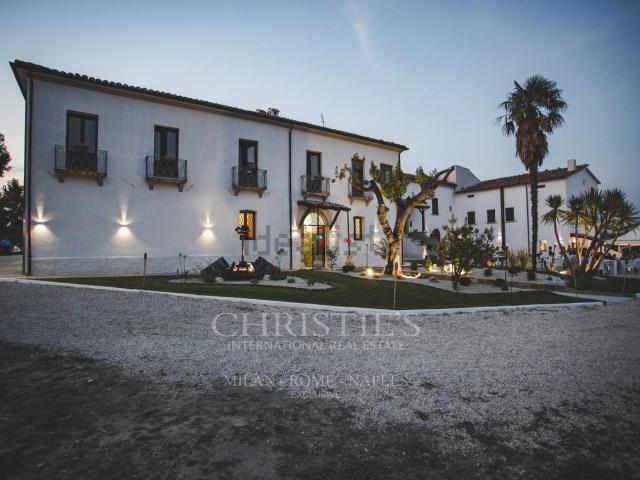 Rustici e casali in vendita di 500 m² in Via del Monastero