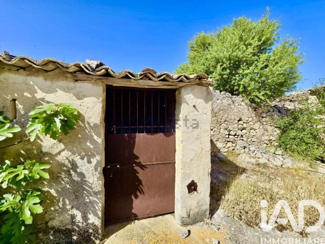 Rustici e casali in vendita di 500 m² in Via di Loro
