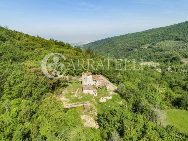Rustici e casali in vendita di 500 m² in Via di Paterno, 1