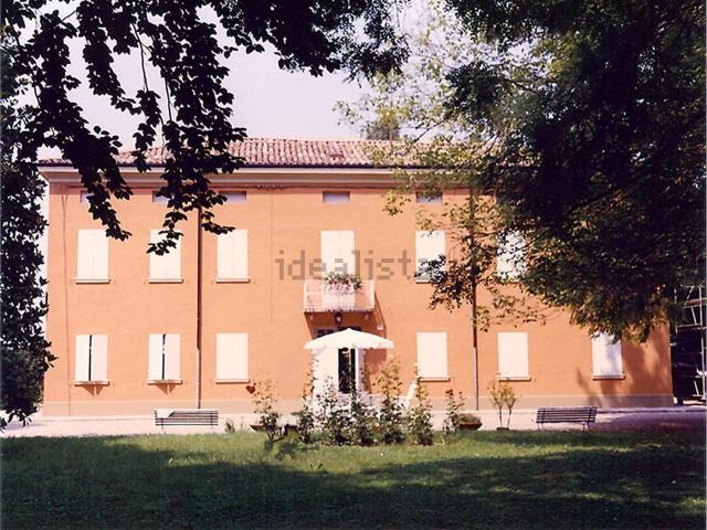 Rustici e casali in vendita di 500 m² in Via Emilia Ovest
