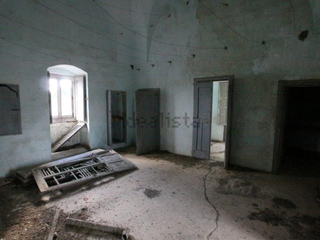 Rustici e casali in vendita di 500 m² in Via giuseppe giacosa