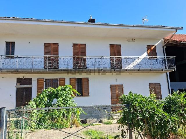 Rustici e casali in vendita di 500 m² in Via Ripoira