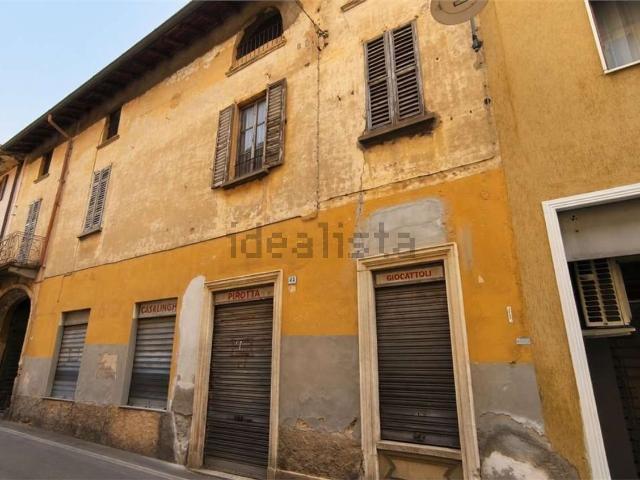 Rustici e casali in vendita di 500 m² in Via Roma, 43