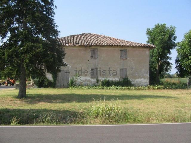 Rustici e casali in vendita di 500 m² in Via San Bernardino
