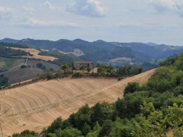 Rustici e casali in vendita di 500 m² in Via San Donato