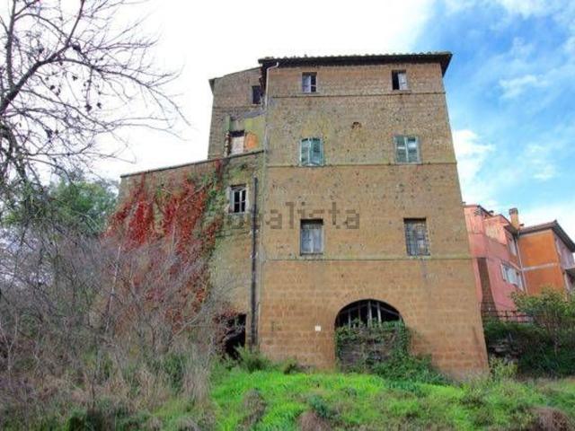 Rustici e casali in vendita di 500 m² in Via Valle Calandrella