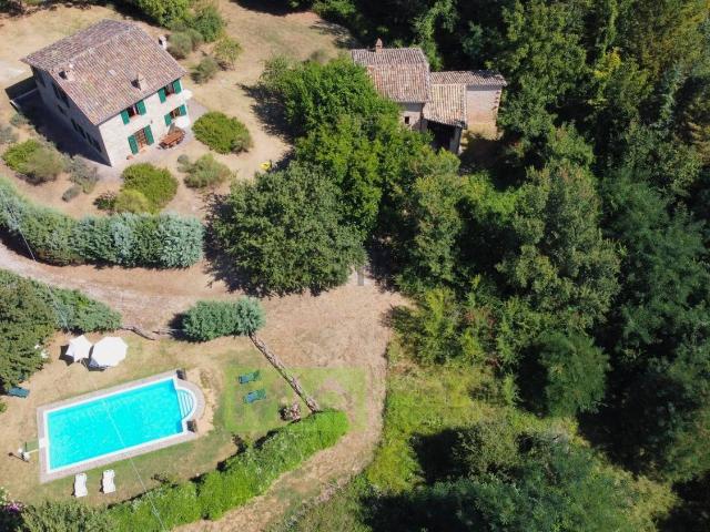 Rustici e casali in vendita di 500 m² in Via Villa Vidoni
