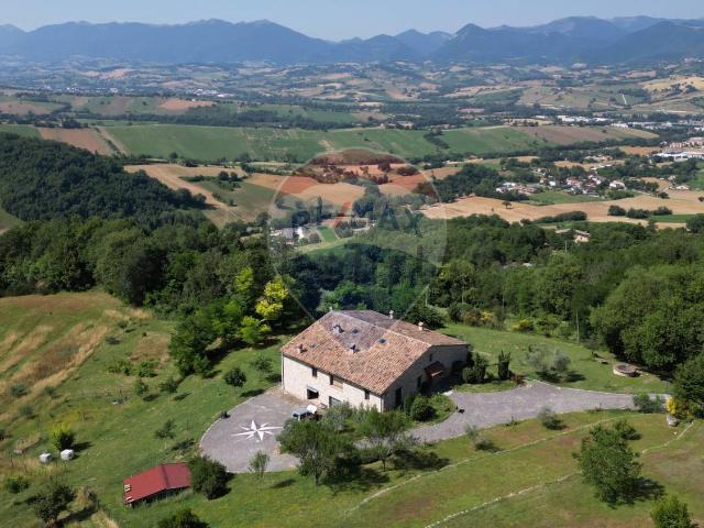 Rustici e casali in vendita di 502 m² in Via Lagua San Martino, 1
