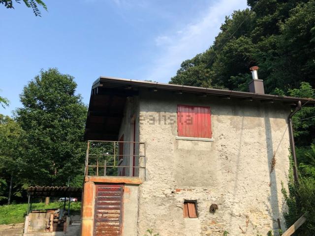Rustici e casali in vendita di 50 m² in Via Battisti