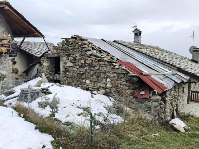 Rustici e casali in vendita di 50 m² in Frazione Vencorere