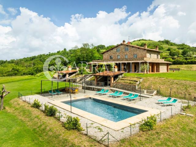 Rustici e casali in vendita di 510 m² in Località Borro all&apos Albero, 68